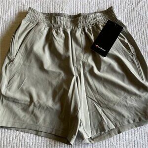 Lululemon Pace Breaker Linerless Short in Seal 7” - S